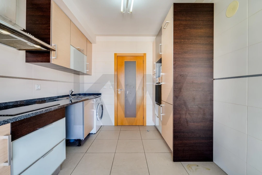 Apartamento T1 para Venda em Portimão Foto 9