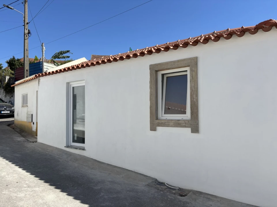 Moradia T2 para Venda em Miragaia e Marteleira Foto 1