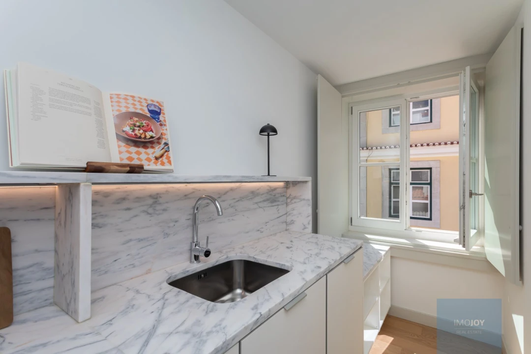 Apartamento T1 para Venda em Santa Maria Maior Foto 3