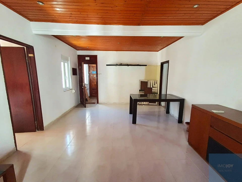 Apartamento T2 para Venda em Algés, Linda-A-Velha e Cruz Quebrada-Dafundo Foto 2
