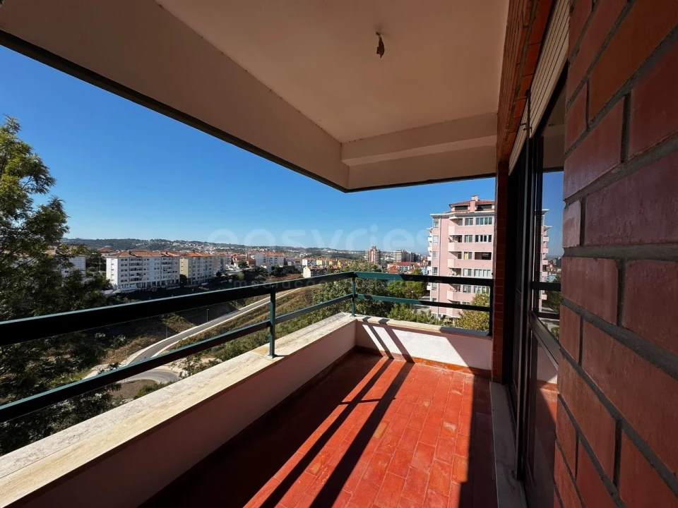 Apartamento T4 para Venda em Santo Antonio dos Olivais Foto 17