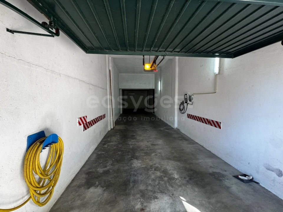 Apartamento T4 para Venda em Santo Antonio dos Olivais Foto 18