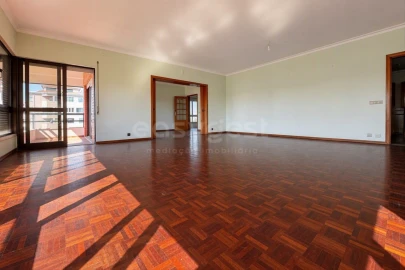 Apartamento T4 para Venda em Santo Antonio dos Olivais