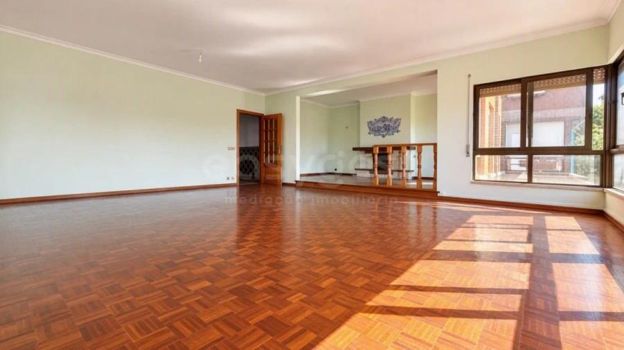 Apartamento T4 para Venda em Santo Antonio dos Olivais