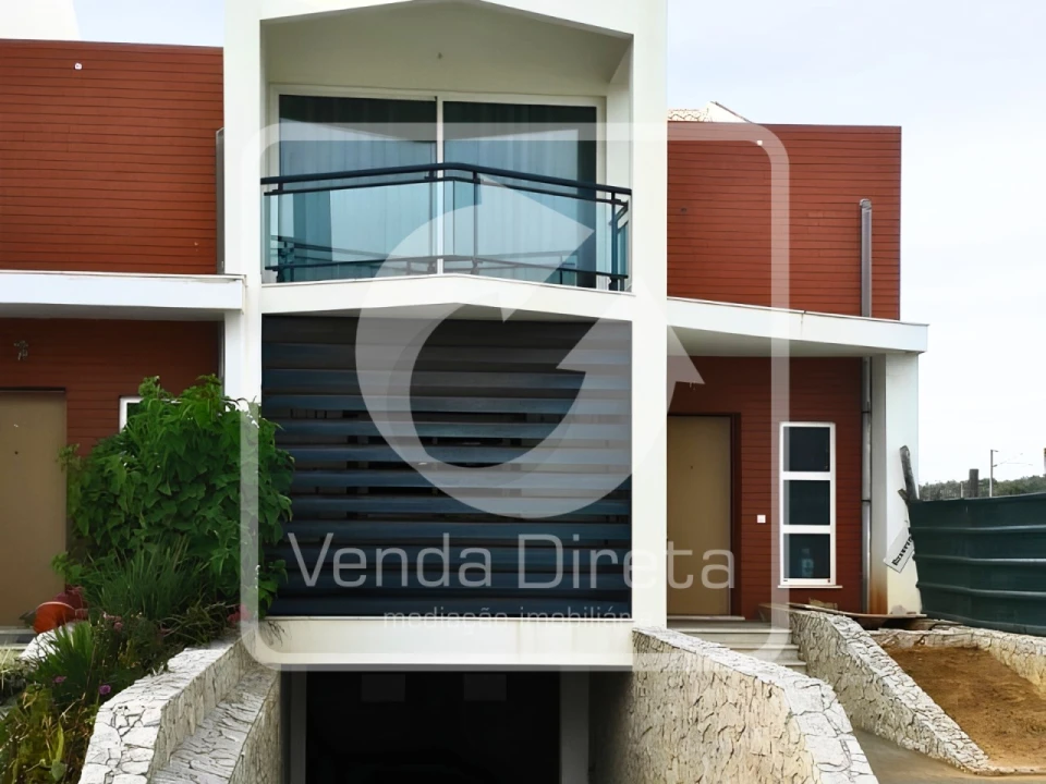 Moradia T3 para Venda em Ferreiras Foto 3
