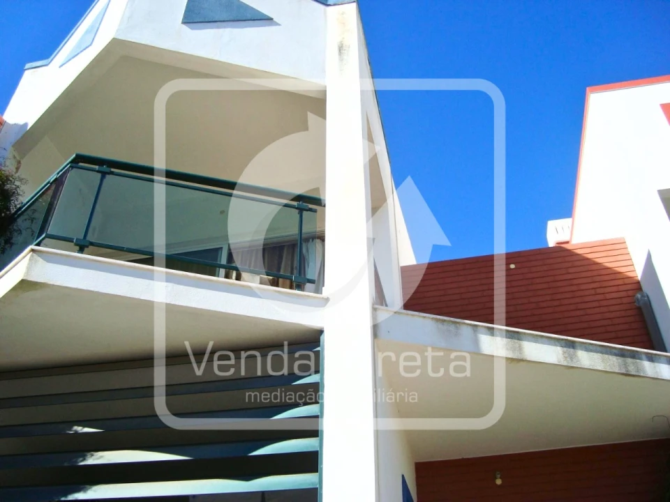 Moradia T3 para Venda em Ferreiras Foto 3
