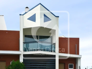 Moradia T3 para Venda em Ferreiras