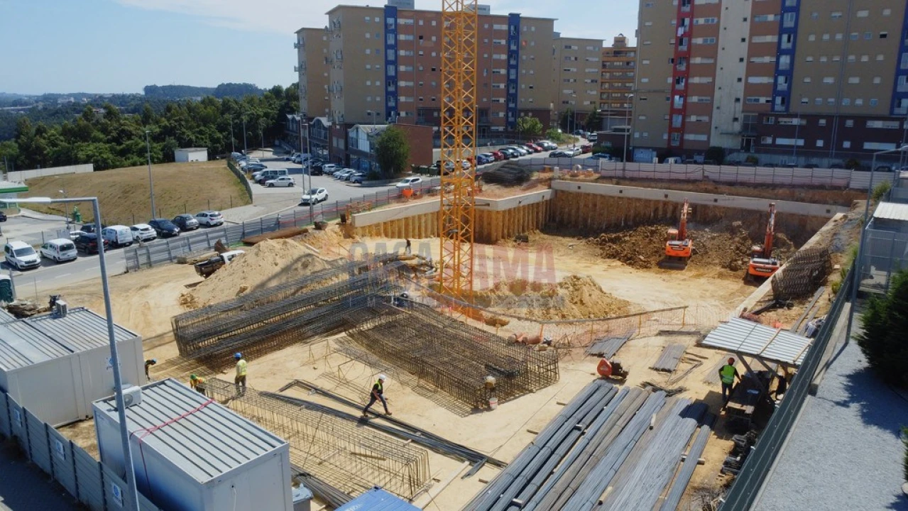 Apartamento T2 para Venda em Vilar de Andorinho Foto 13