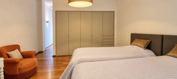 Moradia T6 para Venda em Santo Antonio dos Olivais