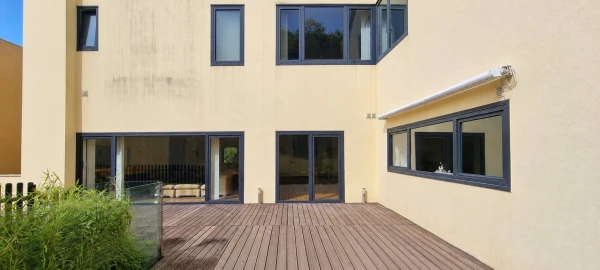 Moradia T6 para Venda em Santo Antonio dos Olivais