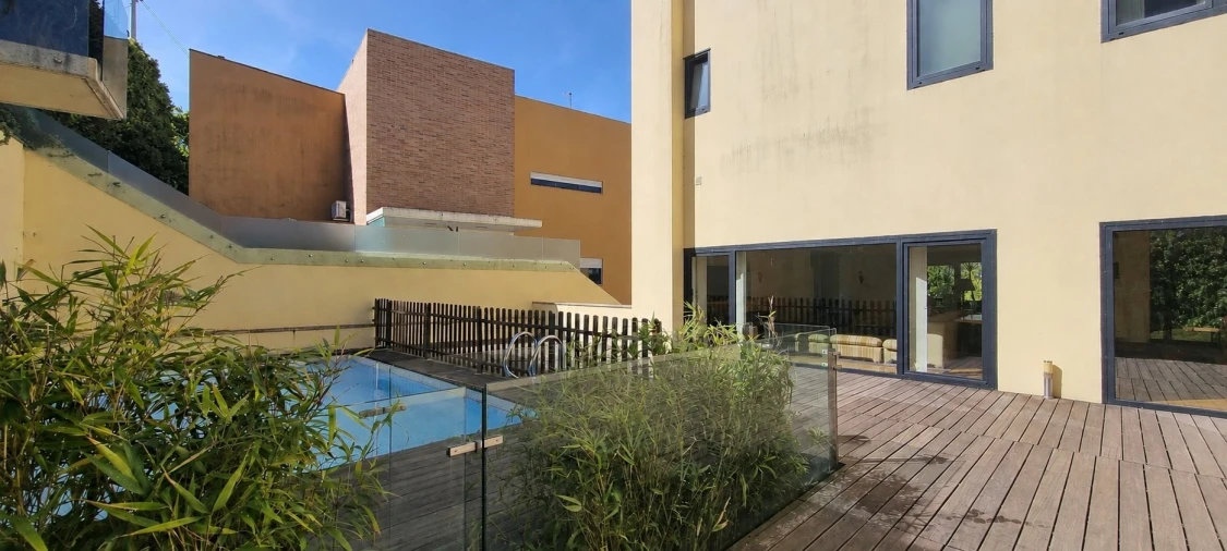 Moradia T6 para Venda em Santo Antonio dos Olivais Foto 10