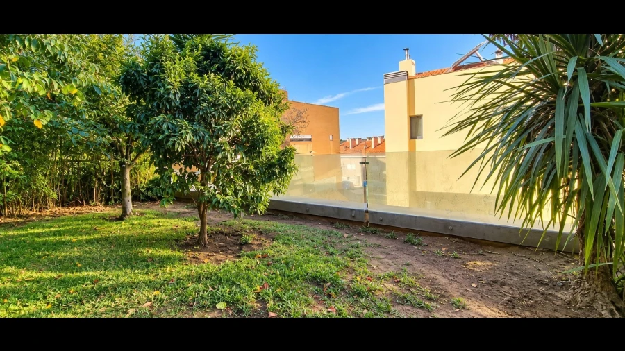 Moradia T6 para Venda em Santo Antonio dos Olivais