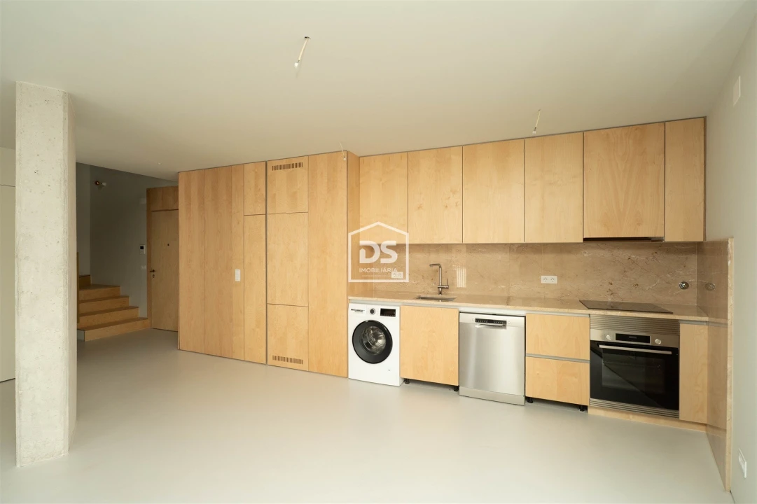 Apartamento T4 para Venda em Leiria, Pousos, Barreira e Cortes Foto 1