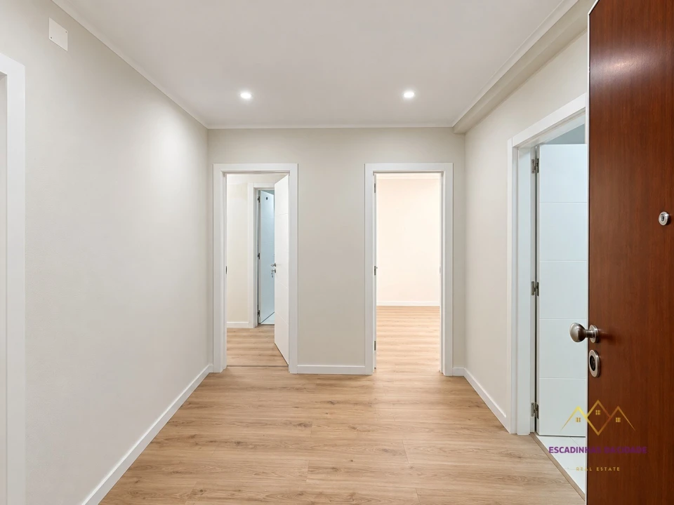 Apartamento T3 para Venda em Venteira Foto 4