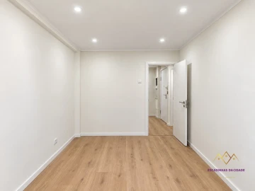 Apartamento T3 para Venda em Venteira