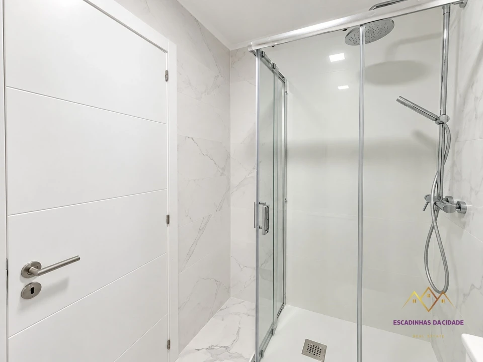 Apartamento T3 para Venda em Venteira Foto 19
