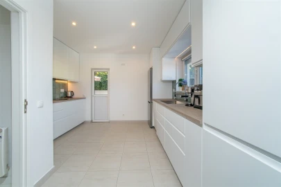 Moradia T4 para Venda em Carcavelos e Parede