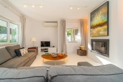 Moradia T4 para Venda em Carcavelos e Parede