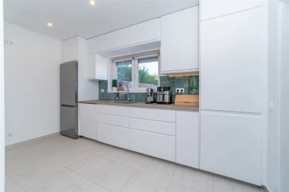 Moradia T4 para Venda em Carcavelos e Parede