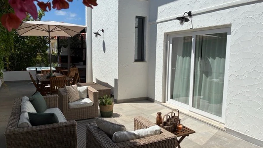 Moradia T4 para Venda em Carcavelos e Parede