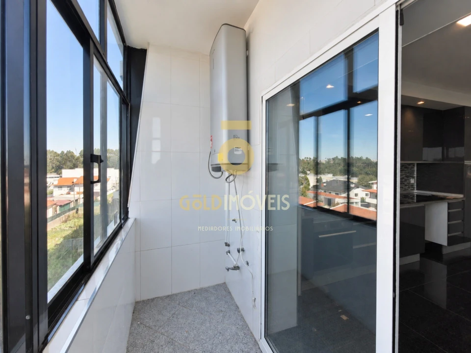 Apartamento T3 para Venda em Paços de Brandão Foto 5