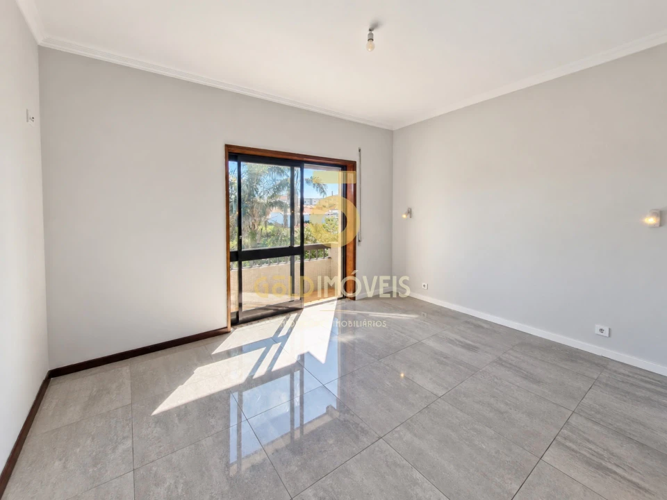 Apartamento T3 para Venda em Paços de Brandão Foto 12