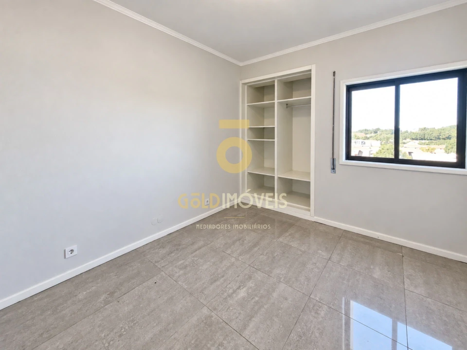 Apartamento T3 para Venda em Paços de Brandão Foto 16