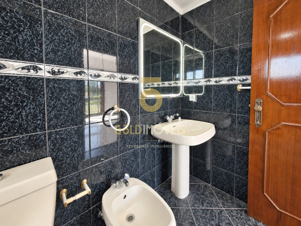 Apartamento T3 para Venda em Paços de Brandão Foto 18