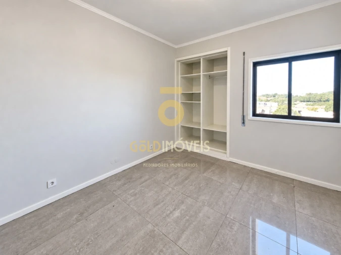 Apartamento T3 para Venda em Paços de Brandão Foto 16