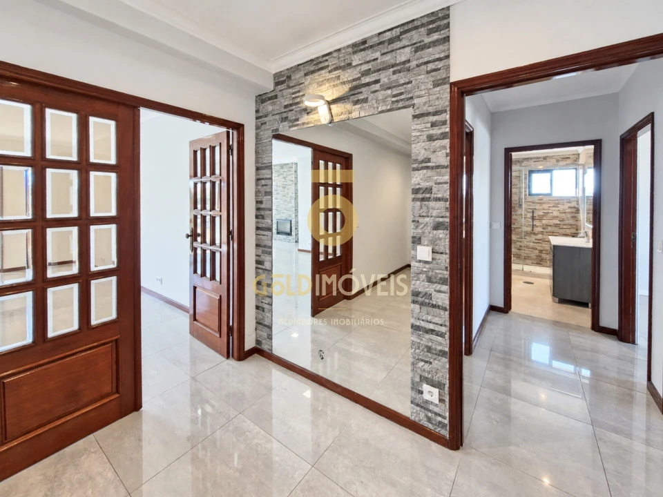 Apartamento T3 para Venda em Paços de Brandão Foto 6