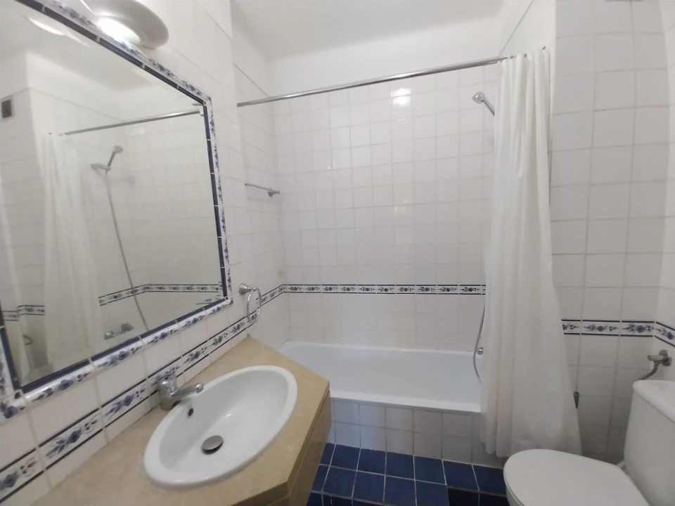 Apartamento T3 para Arrendamento em Sé Nova, Santa Cruz, Almedina e São Bartolomeu Foto 11