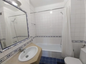 Apartamento T3 para Arrendamento em Sé Nova, Santa Cruz, Almedina e São Bartolomeu
