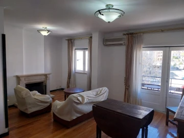 Apartamento T3 para Arrendamento em Sé Nova, Santa Cruz, Almedina e São Bartolomeu
