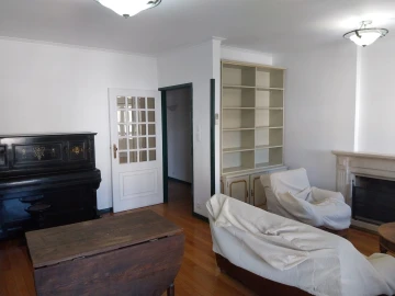 Apartamento T3 para Arrendamento em Sé Nova, Santa Cruz, Almedina e São Bartolomeu
