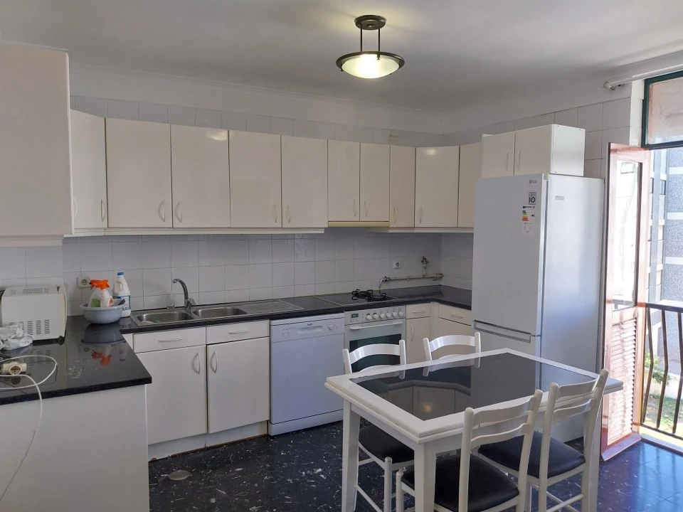 Apartamento T3 para Arrendamento em Sé Nova, Santa Cruz, Almedina e São Bartolomeu Foto 1