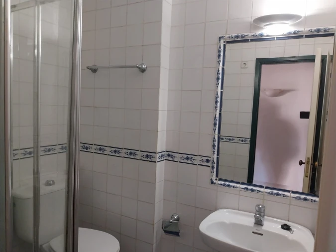 Apartamento T3 para Arrendamento em Sé Nova, Santa Cruz, Almedina e São Bartolomeu Foto 12