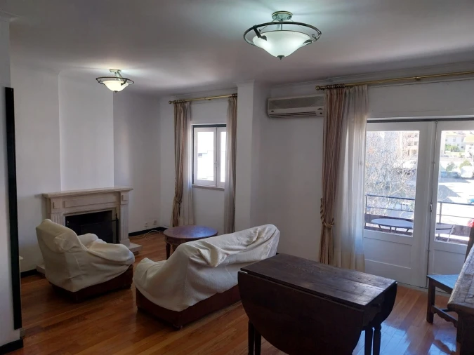 Apartamento T3 para Arrendamento em Sé Nova, Santa Cruz, Almedina e São Bartolomeu Foto 6