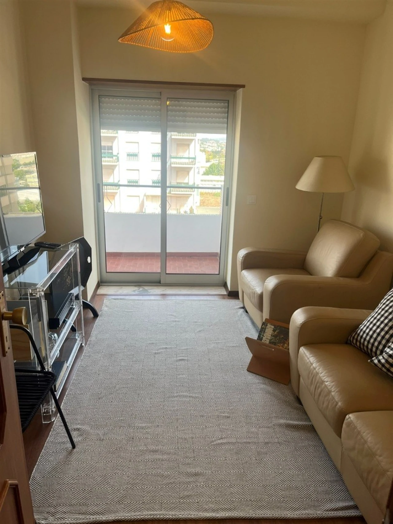 Quarto para Arrendamento em Santo Antonio dos Olivais Foto 6