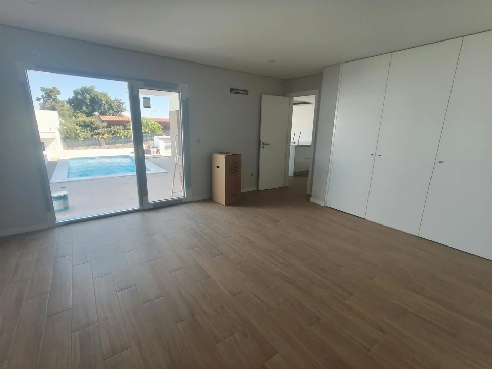 Moradia T4 para Venda em Fernao Ferro Foto 23