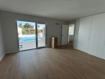 Moradia T4 para Venda em Fernao Ferro