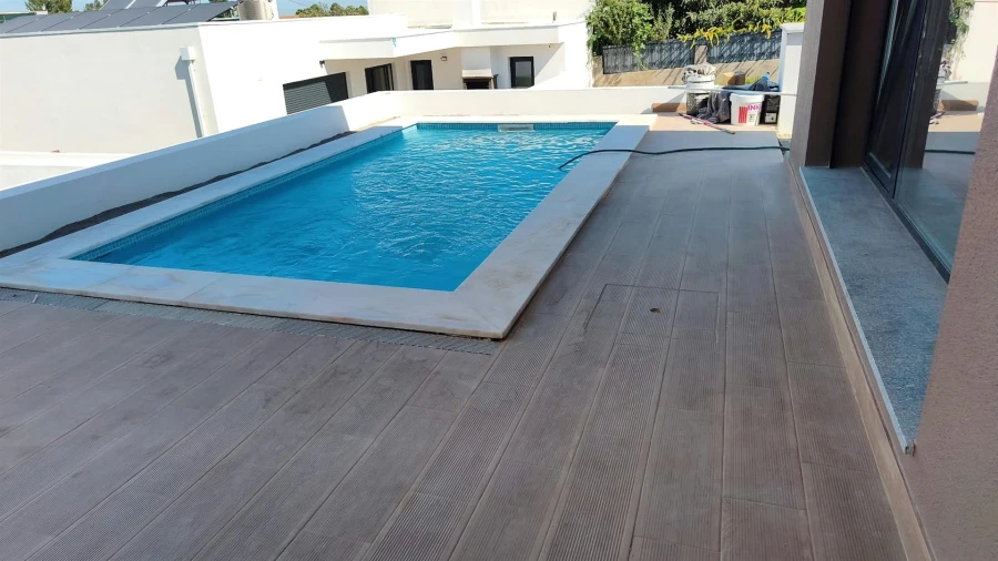 Moradia T4 para Venda em Fernao Ferro Foto 37