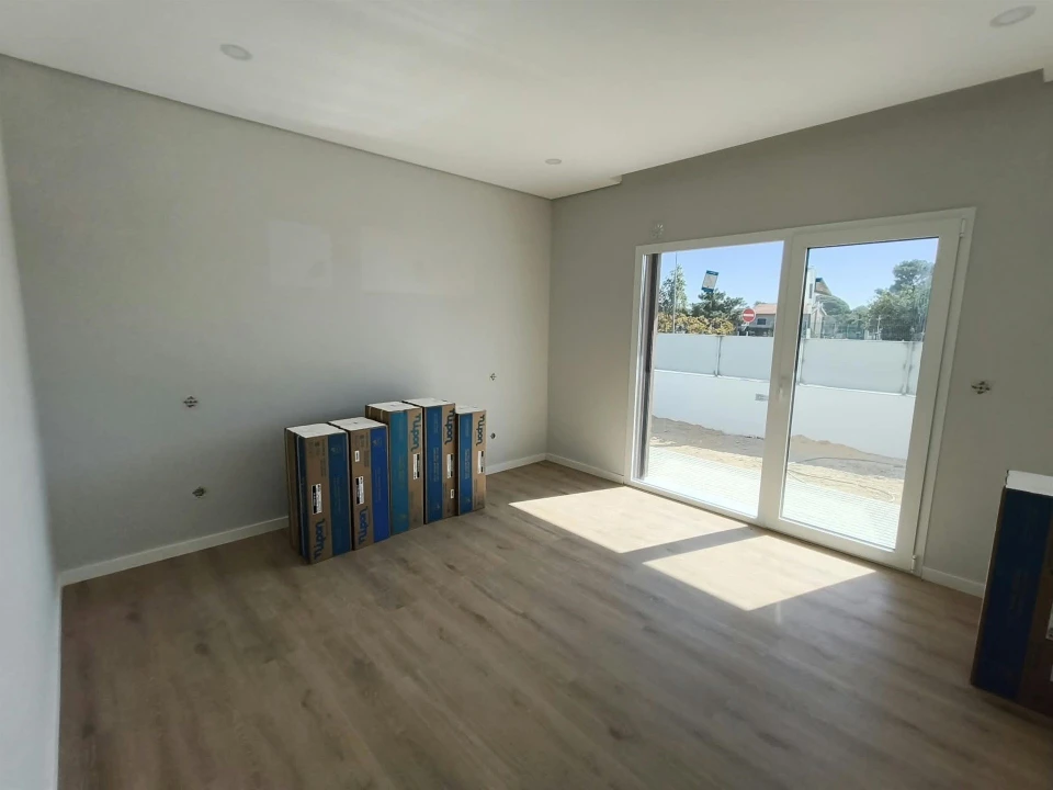 Moradia T4 para Venda em Fernao Ferro Foto 17