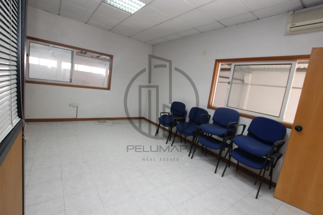 Armazém para Venda em Esmeriz e Cabeçudos Foto 13
