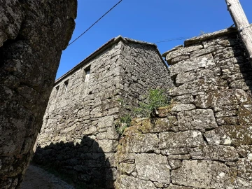 Moradia T3 para Venda em Castro Laboreiro e Lamas de Mouro