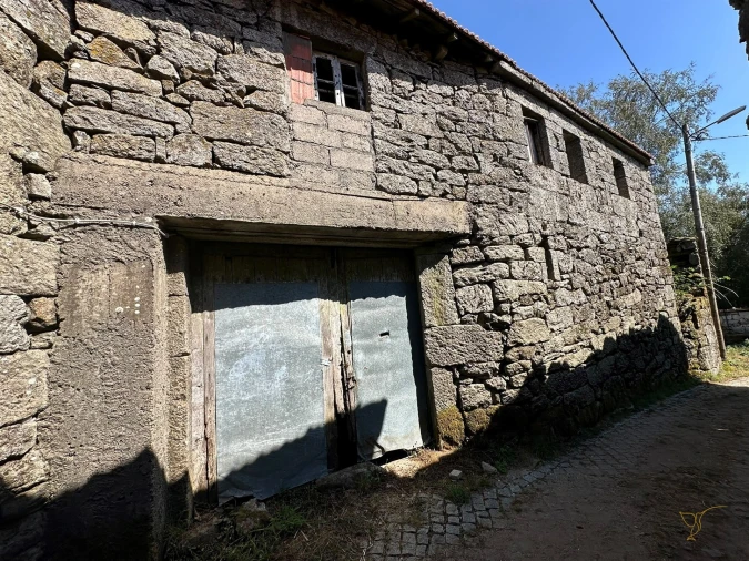 Moradia T3 para Venda em Castro Laboreiro e Lamas de Mouro Foto 4