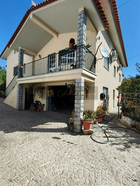 Moradia T4 para Venda em Fornos de Maceira Dão