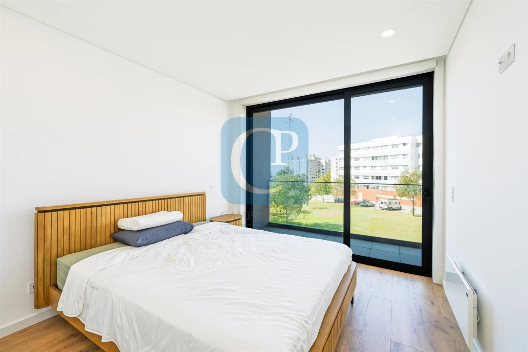Apartamento T2 para Arrendamento em Pedrouços Foto 11