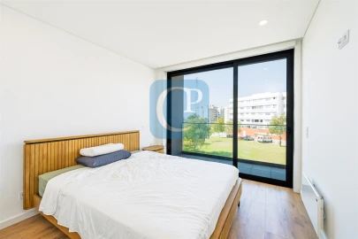 Apartamento T2 para Arrendamento em Pedrouços