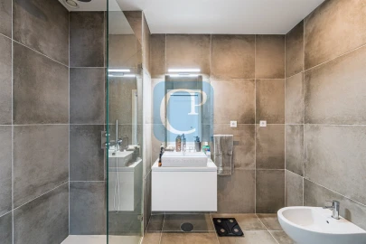 Apartamento T2 para Arrendamento em Pedrouços