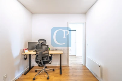 Apartamento T2 para Arrendamento em Pedrouços